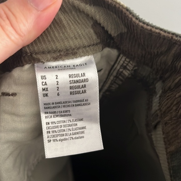 AMERICAN Eagle Camouflage Corduroy Pants - Picture 6 of 6
